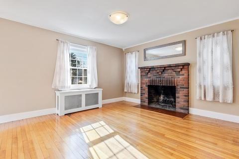 8 Longview Dr, Beverly, MA 01915 photo 3