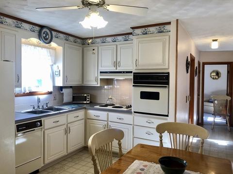 5 Sears Ave, Webster, MA 01570 photo 3