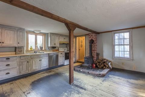 228 King St, Raynham, MA 02767 photo 2