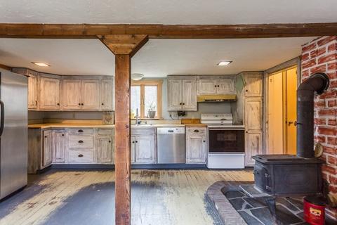 228 King St, Raynham, MA 02767 photo 3