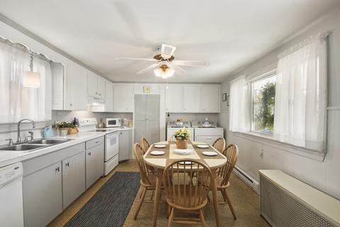 62 E Main St, Webster, MA 01570 photo 2