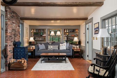 810 Main St, Hingham, MA 02043 photo 5