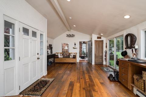 810 Main St, Hingham, MA 02043 photo 4