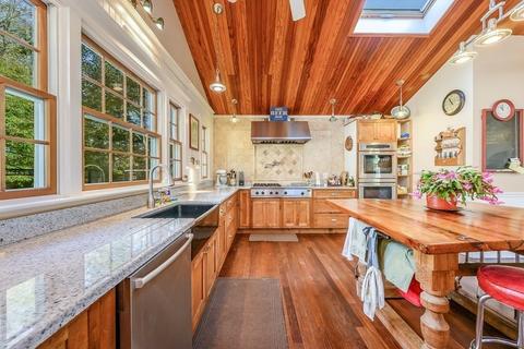 11 Everett Rd, Bourne, MA 02532 photo 4