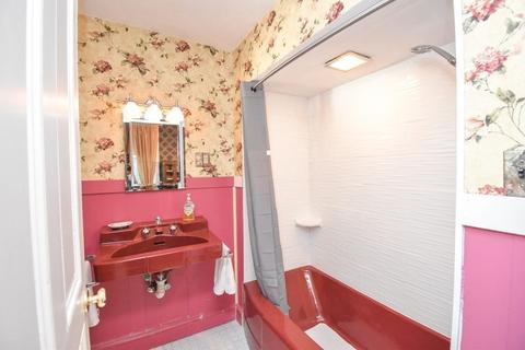 415 Maple St, Springfield, MA 01105 photo 11