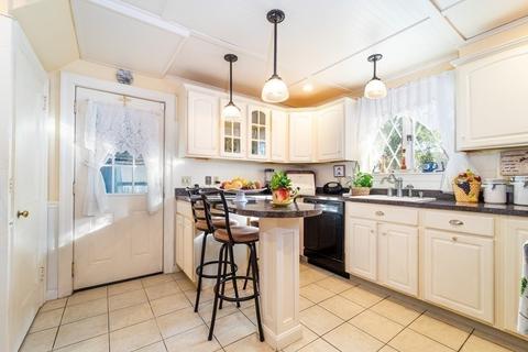 403 Milton St, Fall River, MA 02720 photo 7