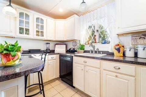 403 Milton St, Fall River, MA 02720 photo 10