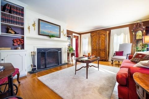 403 Milton St, Fall River, MA 02720 photo 2
