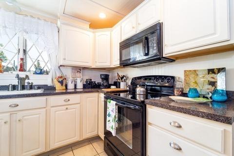403 Milton St, Fall River, MA 02720 photo 9