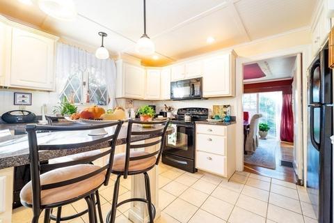 403 Milton St, Fall River, MA 02720 photo 8