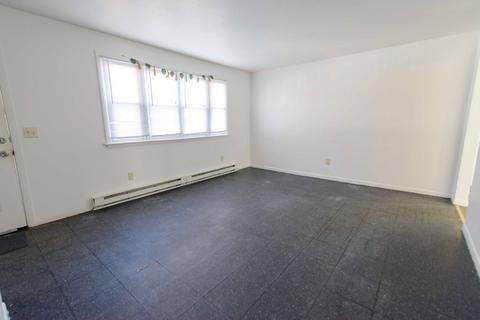 88 Phillips Ave, Springfield, MA 01119 photo 3