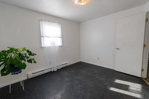 88 Phillips Ave, Springfield, MA 01119 photo 10