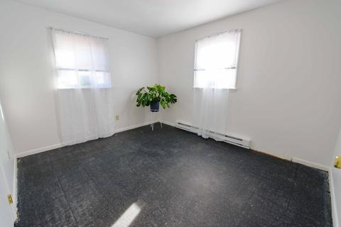88 Phillips Ave, Springfield, MA 01119 photo 9