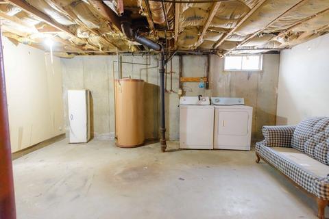 88 Phillips Ave, Springfield, MA 01119 photo 17