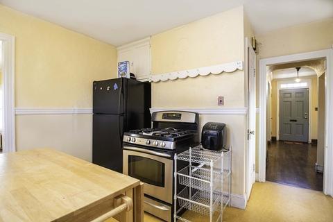 205 Norfolk St, Springfield, MA 01109 photo 17