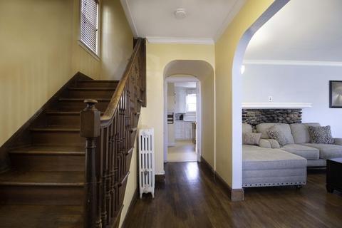 205 Norfolk St, Springfield, MA 01109 photo 8