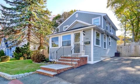 131 Tower St, Dedham, MA 02026 photo 1