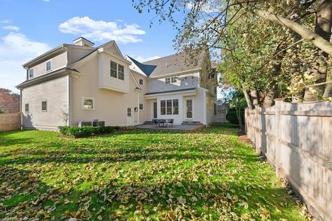 5 Claflin Rd, Wellesley, MA 02482 photo 2
