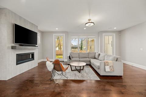 5 Claflin Rd, Wellesley, MA 02482 photo 9