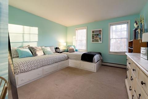 35 Hitching Post Dr, Walpole, MA 02081 photo 16