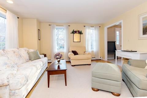 35 Hitching Post Dr, Walpole, MA 02081 photo 4