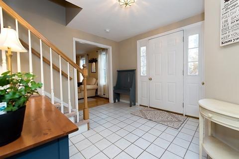 35 Hitching Post Dr, Walpole, MA 02081 photo 2