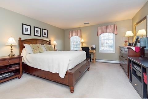 35 Hitching Post Dr, Walpole, MA 02081 photo 14