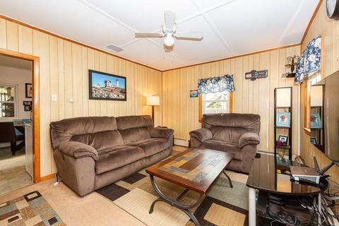 100 Maplewood Ave, Gloucester, MA 01930 photo 2