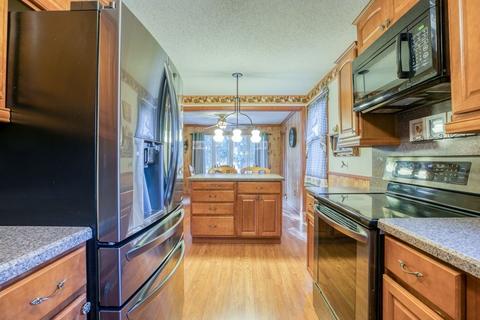 4 Jerilis Dr, Springfield, MA 01119 photo 6