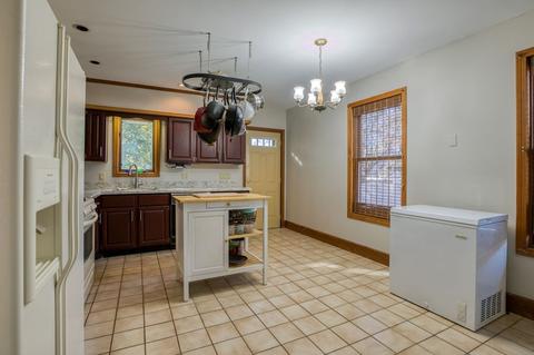 146 Jasper St, Springfield, MA 01109 photo 8