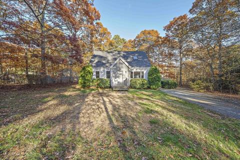 73 Highland St, Mashpee, MA 02649 photo 2