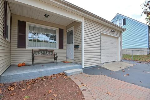 7 Mann St, Blackstone, MA 01504 photo 4