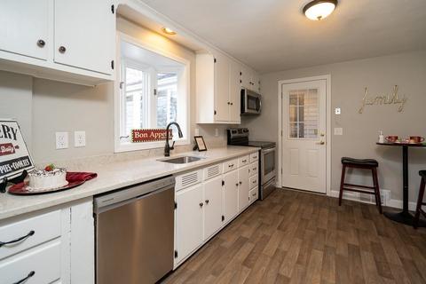 94 Laurel Rd, West Springfield, MA 01089 photo 13