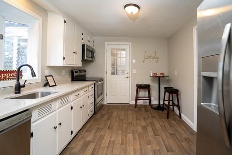 94 Laurel Rd, West Springfield, MA 01089 photo 12