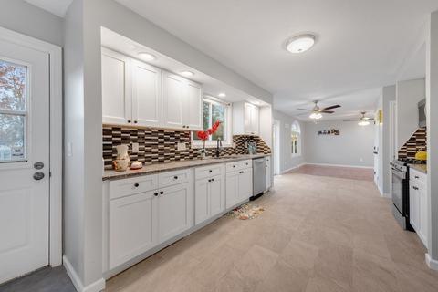 65 Frederick St, Chicopee, MA 01013 photo 3