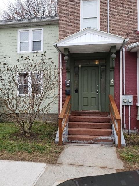 13 Park St, Chicopee, MA 01013 photo 2
