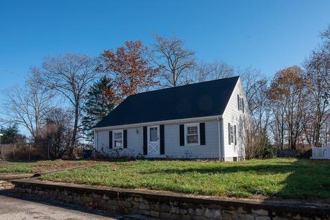 8 Nipmuck Ln, Webster, MA 01570 photo 1