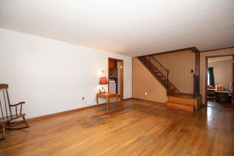 8 Nipmuck Ln, Webster, MA 01570 photo 5