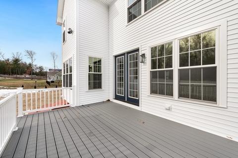 62 Pomeroy St, Easthampton, MA 01027 photo 5