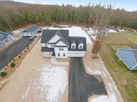 62 Pomeroy St, Easthampton, MA 01027 photo 8