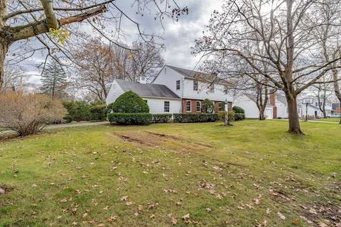7 Squassick Rd, West Springfield, MA 01089 photo 3