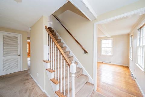 7 Squassick Rd, West Springfield, MA 01089 photo 5