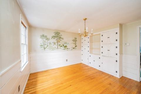 7 Squassick Rd, West Springfield, MA 01089 photo 6