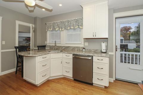 29 Harrison Ave, Braintree, MA 02184 photo 2