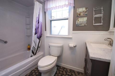 31 Old County Rd, Saugus, MA 01906 photo 18
