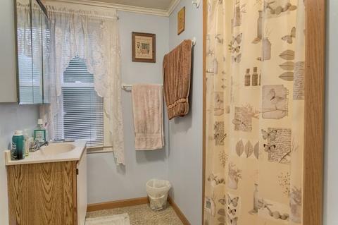 37 S Main St, Gardner, MA 01440 photo 17