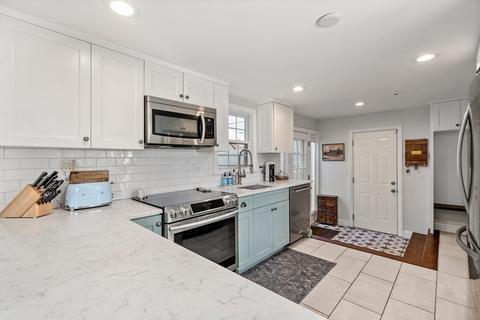 1092 Edgell Rd, Framingham, MA 01701 photo 8