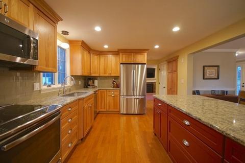 35 Ledgewood Dr, Danvers, MA 01923 photo 4