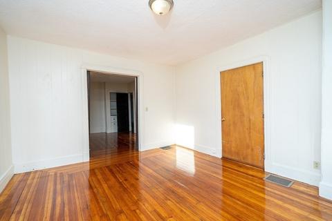 36 Wendell Pl, Springfield, MA 01105 photo 6