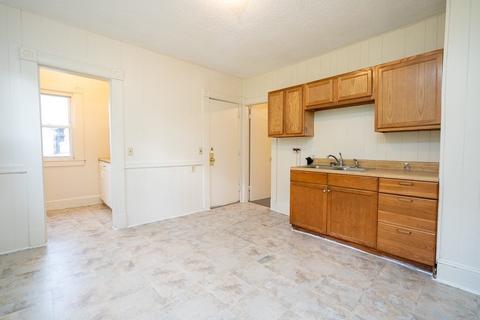 36 Wendell Pl, Springfield, MA 01105 photo 9